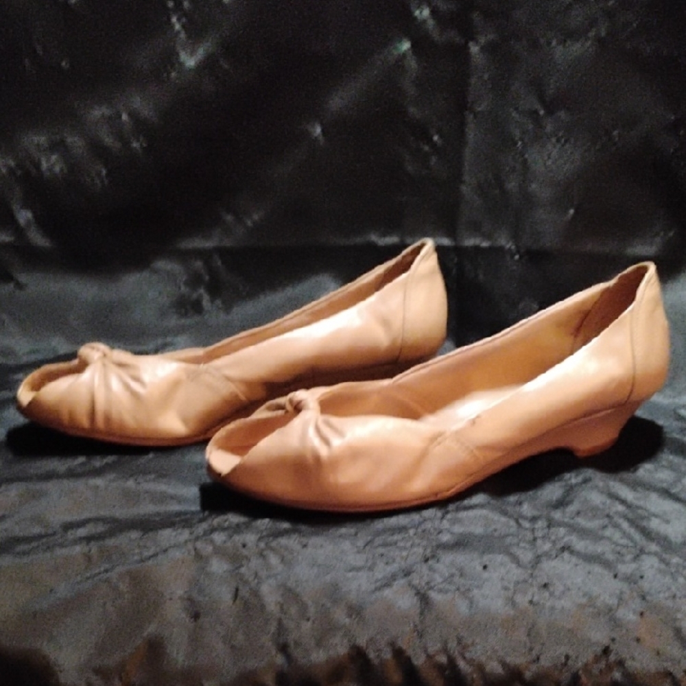 Vintage Caramel Women's Peep Toe Kitten Heels Sz 9B